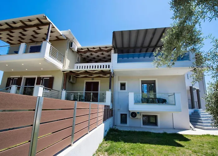 Aurelia Gazde/Camere de închiriat *